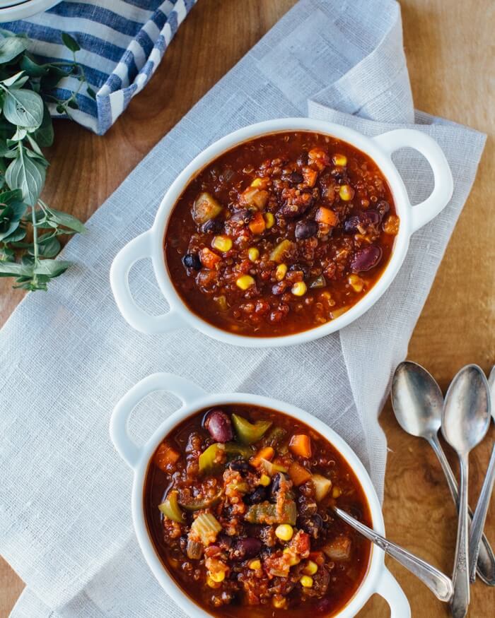 Quinoa vegan chili with black beans