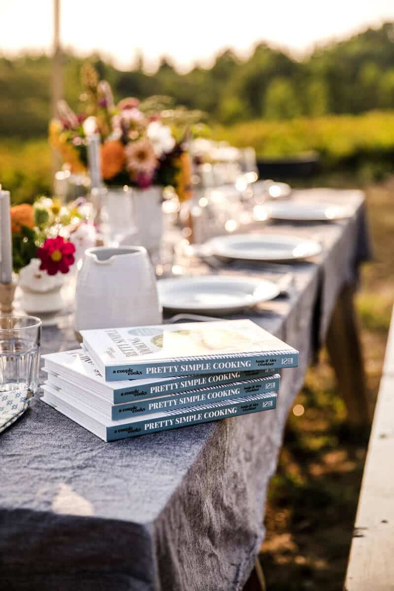 How to host a backyard party | backyard party ideas | outdoor dinner party | cookbook club