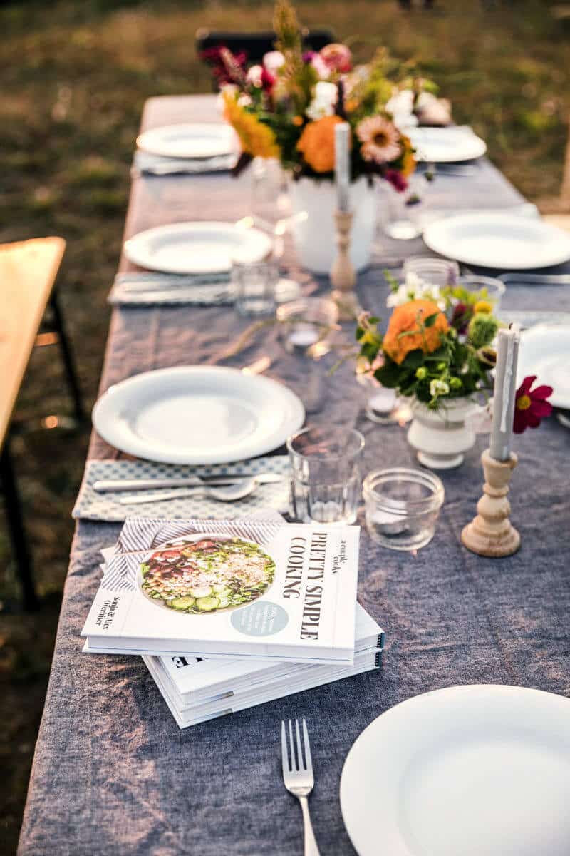 How to host a backyard party | backyard party ideas | outdoor dinner party | cookbook club