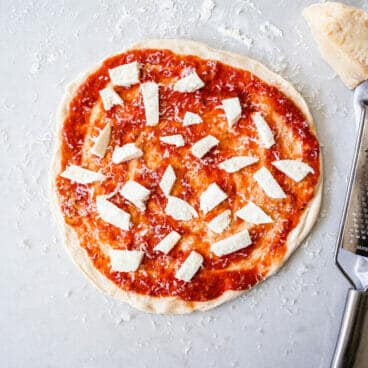 How to stretch pizza dough