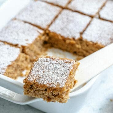 How to make applesauce cake