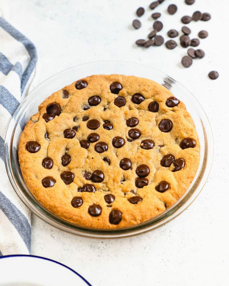 Chocolate chip cookie cake