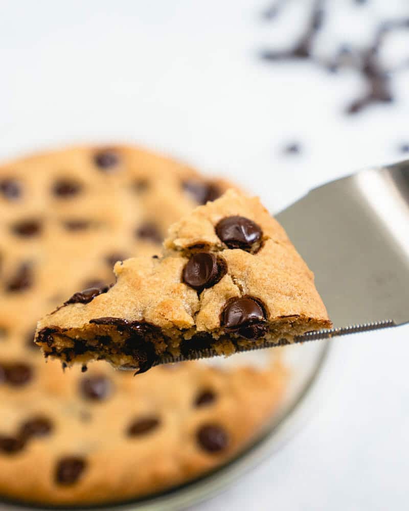 Chocolate chip cookie cake