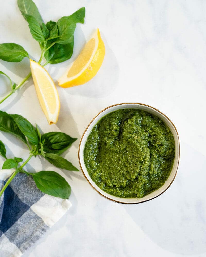 Basilikum-Cashew-Pesto