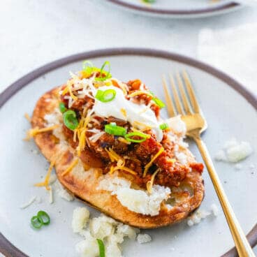 Chili baked potato