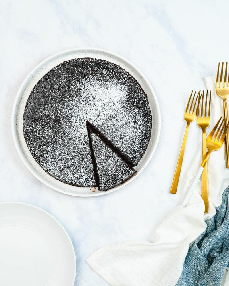 Flourless chocolate cake