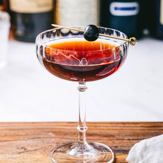 What Is In A Manhatten Drink?