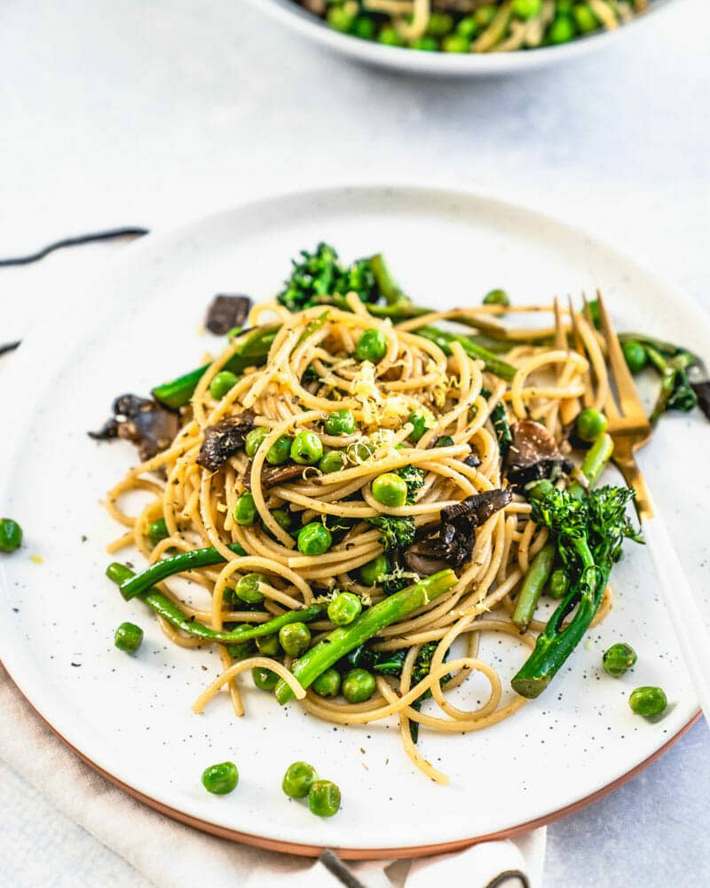 Vegan pasta primavera