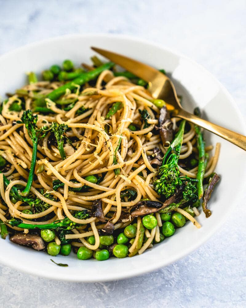 Vegan pasta primavera