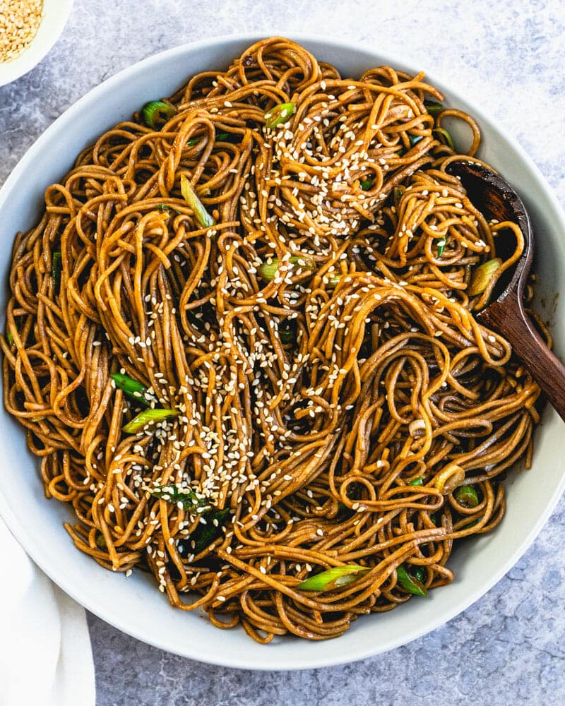 Soba noodles with sesame seeds