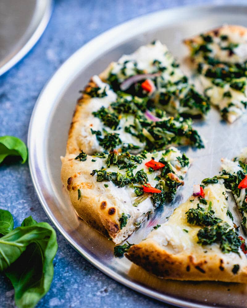 Spinach pizza