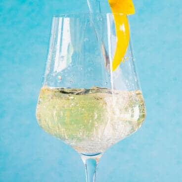 White wine spritzer