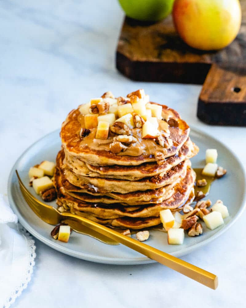 Apple cinnamon pancakes