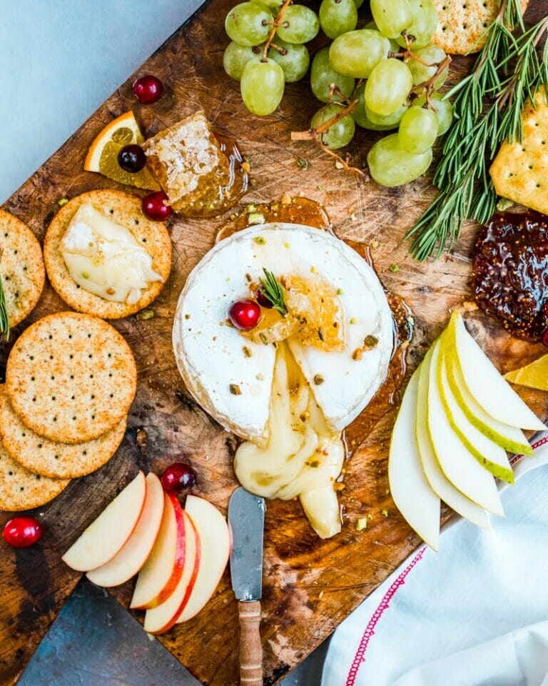 Easy Baked Brie A Couple Cooks