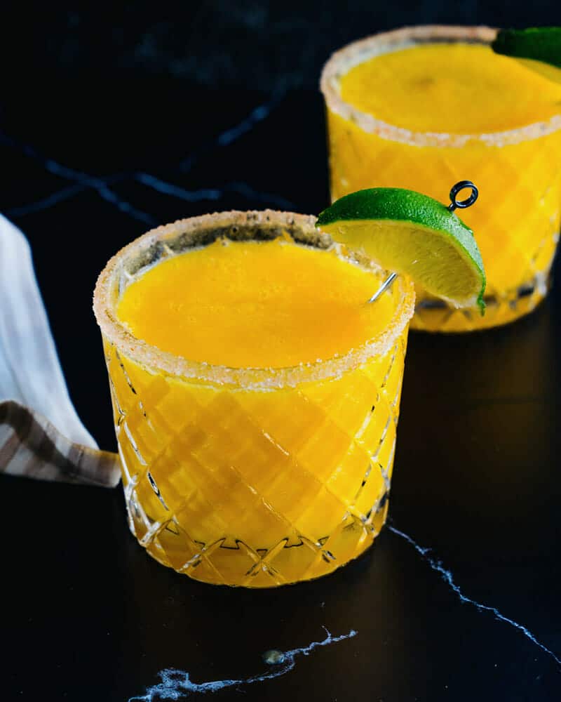 Frozen mango margarita