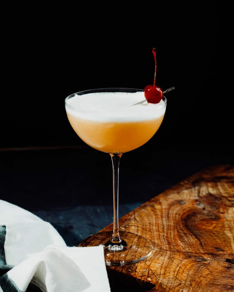 Whiskey sour with egg white