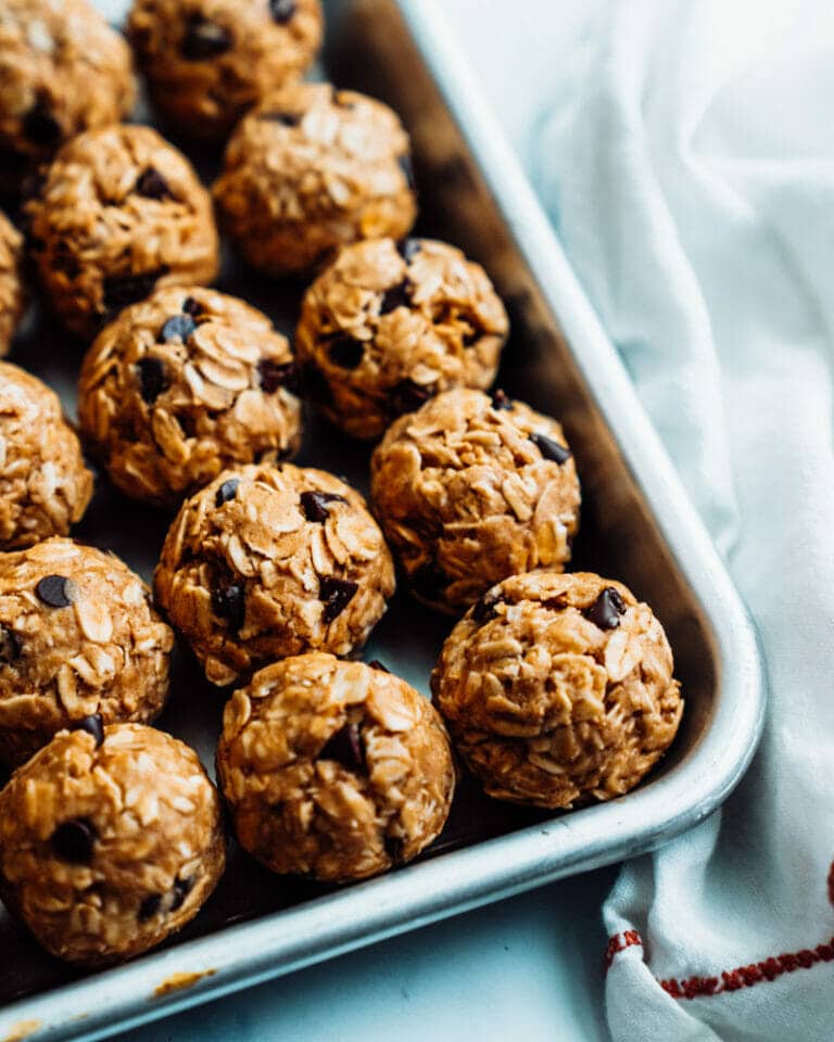 Easy Energy Balls (Peanut Butter Oatmeal!) A Couple Cooks