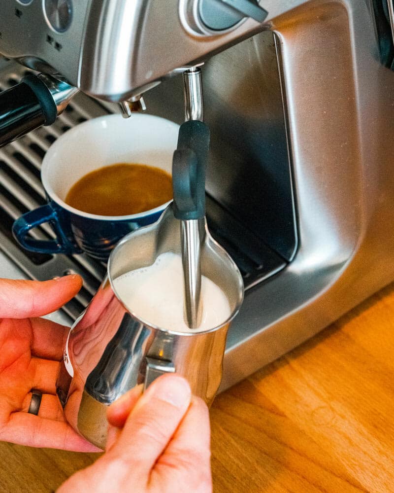 How to steam milk on a home machine #barista #coffee #goldenbrowncoffee  #espresso #steaming #milk 