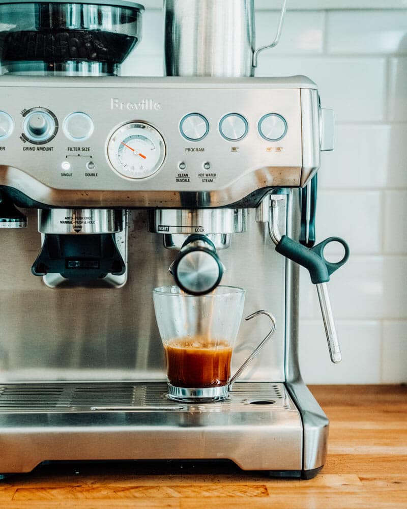 Use A Steamer Wand To Reheat Your Starbucks Latte To Perfection