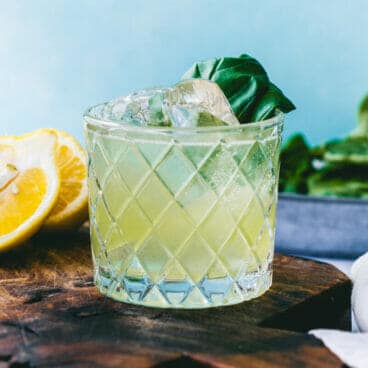 Gin basil smash