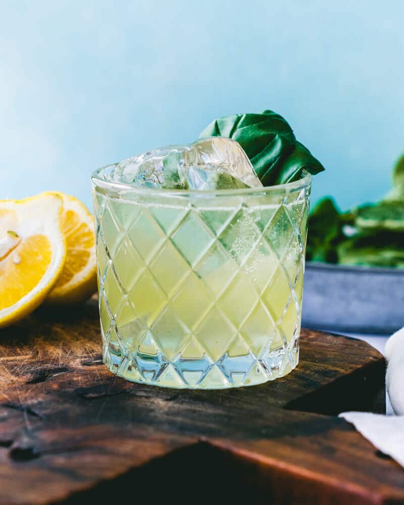 Gin basil smash