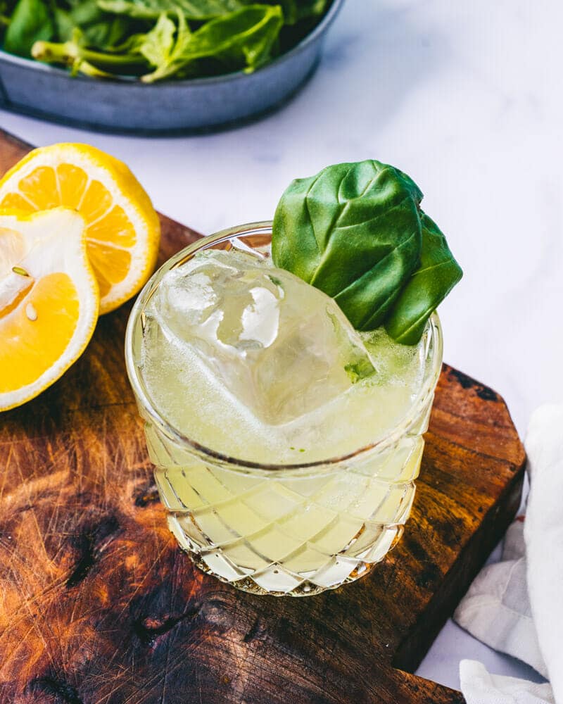 Gin basil smash