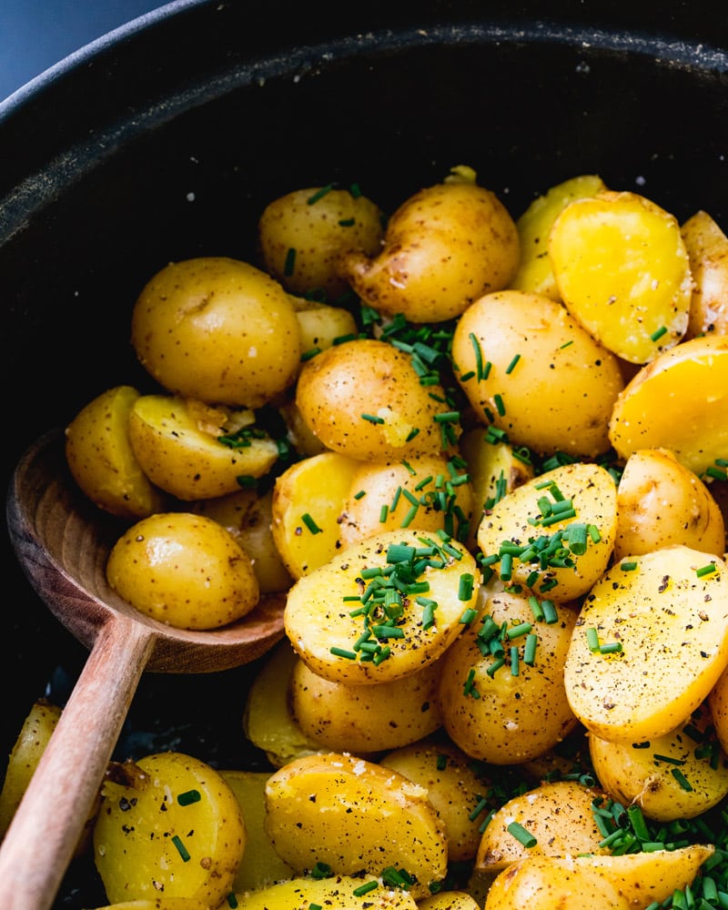 Easy Boiled Baby Potatoes Recipe – How to Boil Potatoes — Eatwell101