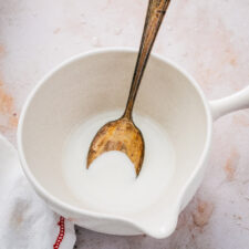 How to Make a Cornstarch Slurry-image