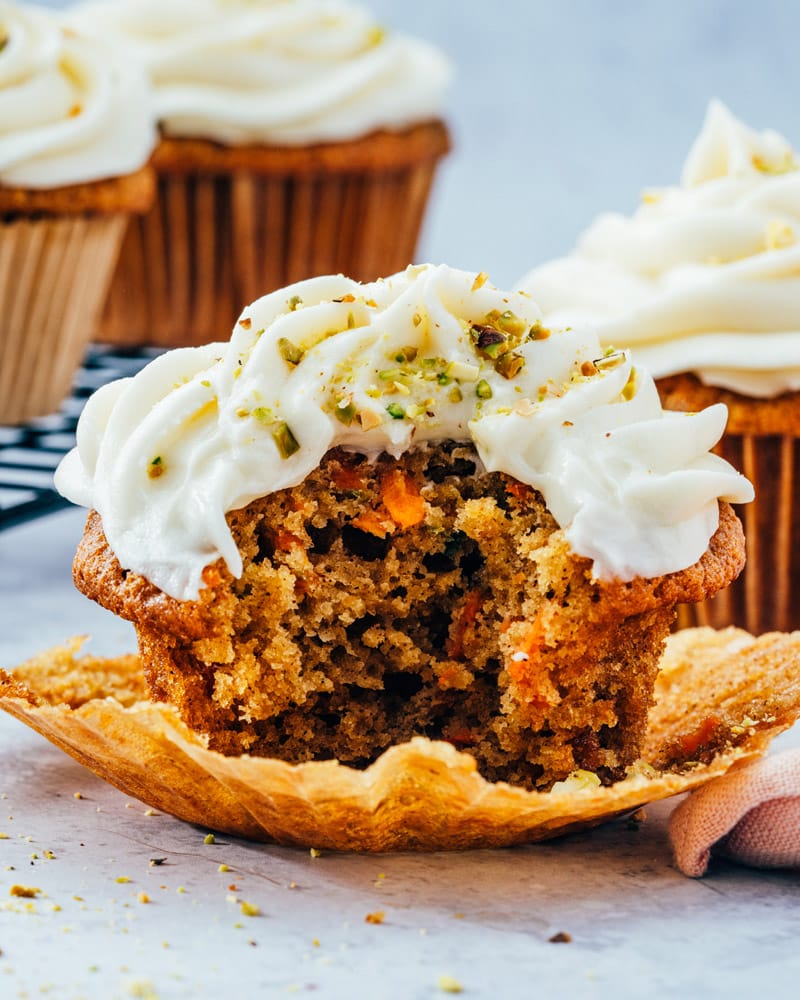 Carrot cake cupcakes