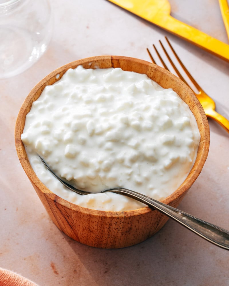 Bowl of cottage cheese.