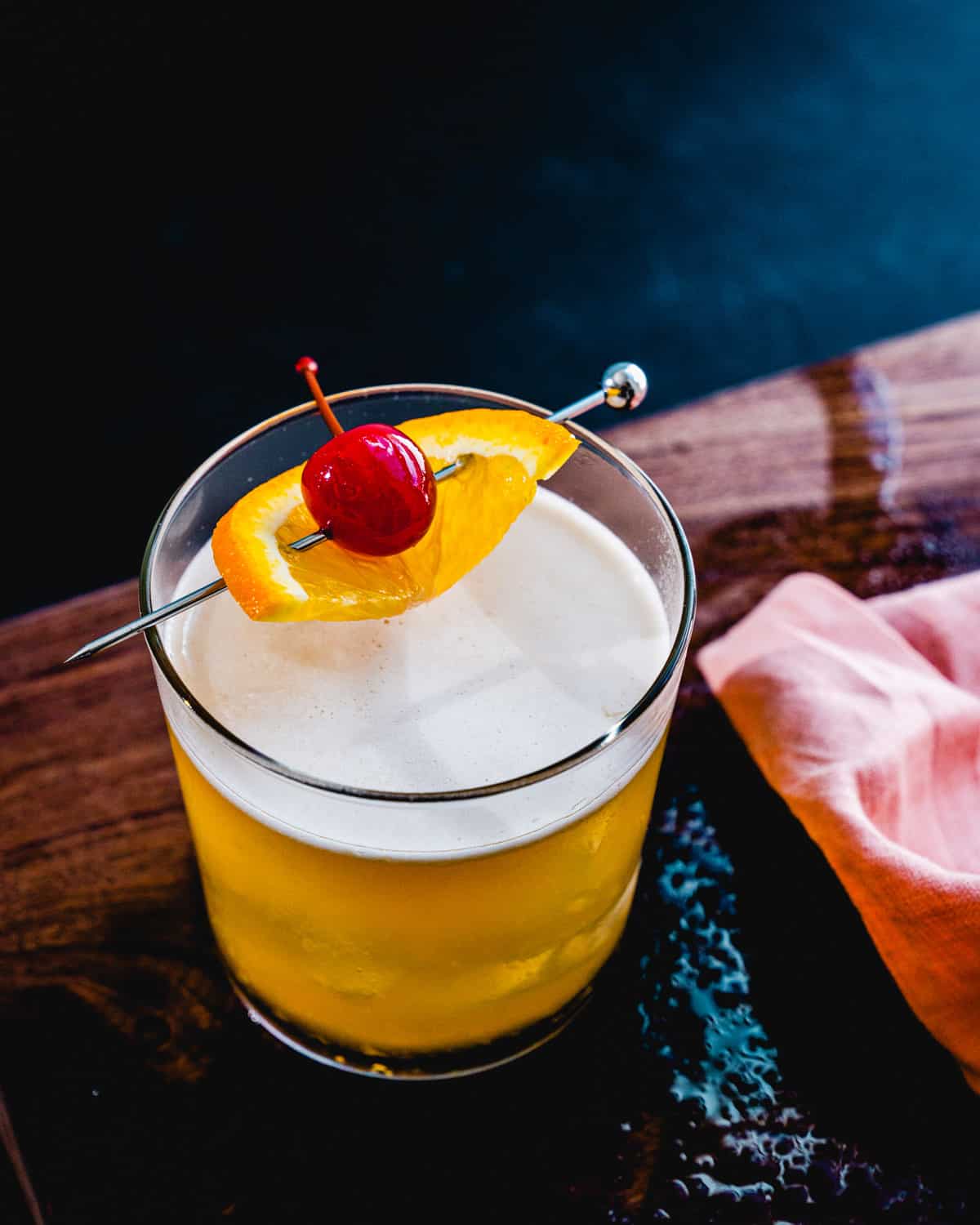 Whiskey sour with egg white