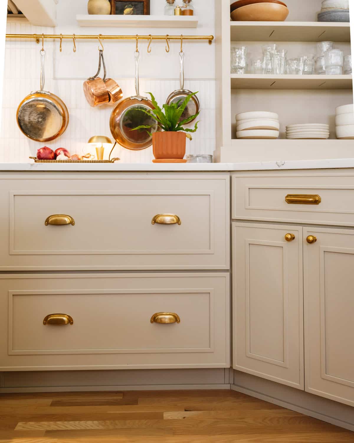 Kitchen hardware