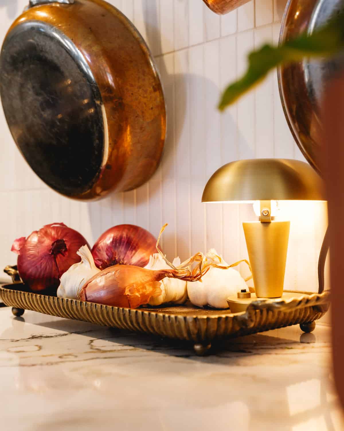 Kitchen design ideas - tiny lamp