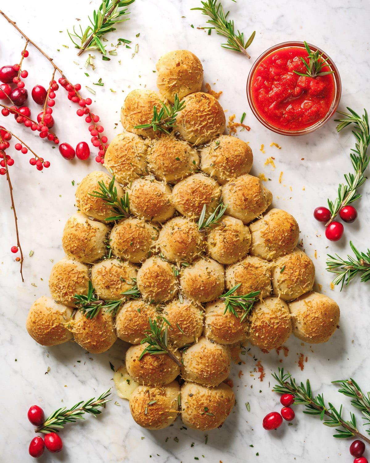 Best Christmas Appetizers: Christmas Tree Pull Apart Bread