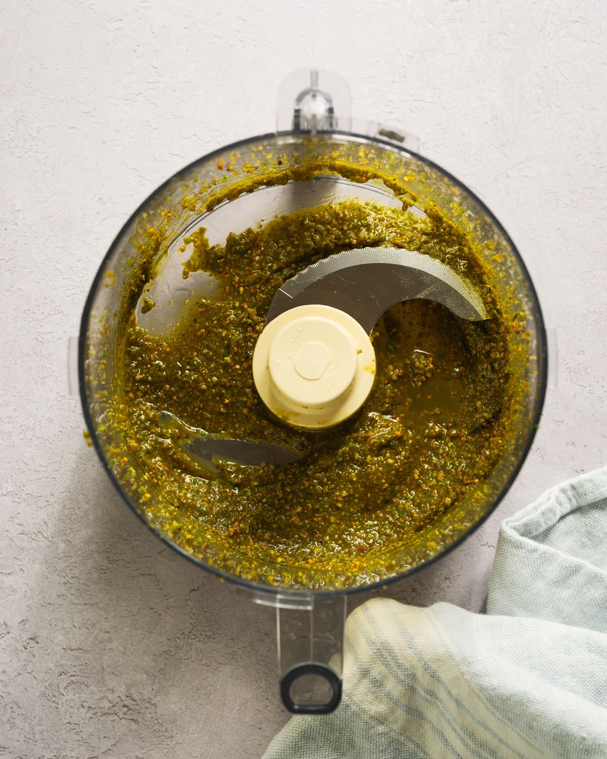 How to make pistachio pesto